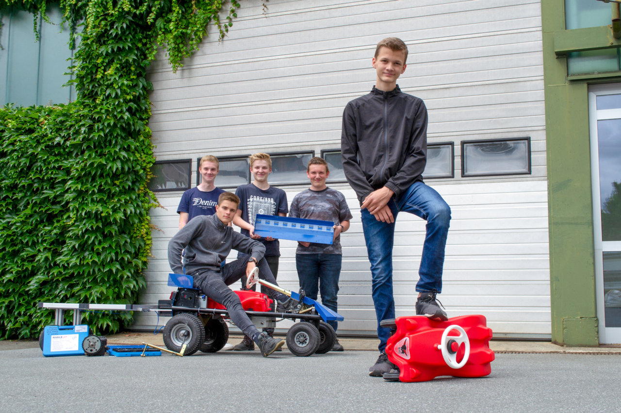 Das ELHA Racing Team 2019 – eine Kooperation der Franz Stock-Realschule für den Bobby Car Solar Cup in Bielefeld.