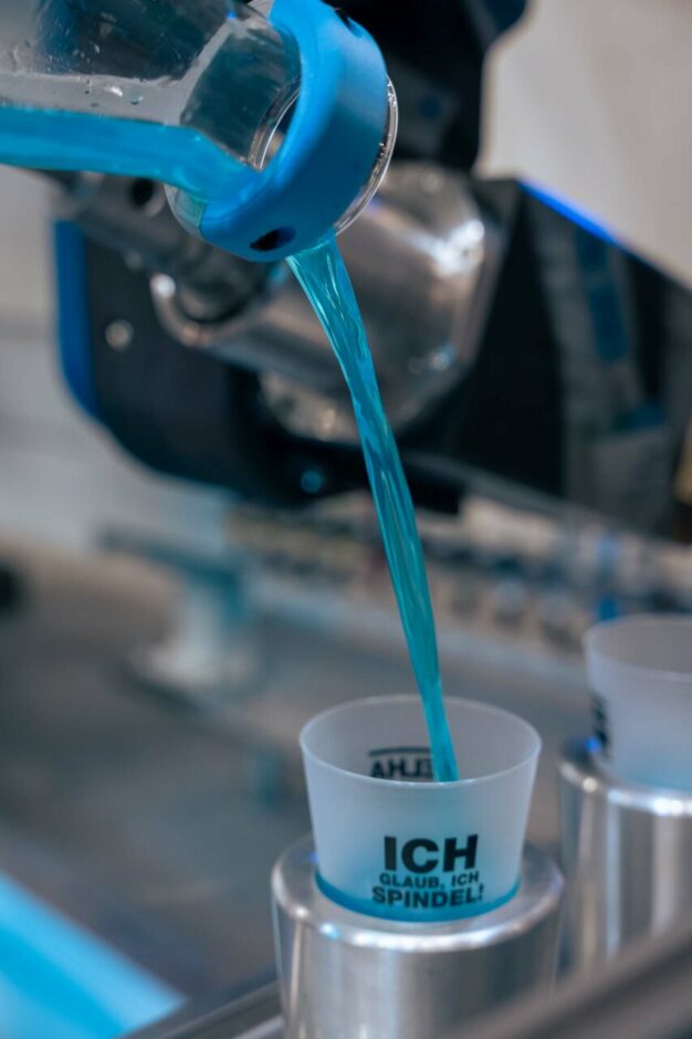 ELHA PKM Parallelkinematik-Modul Bearbeitung Cocktails hv-Kopf EMO Hannover Messe